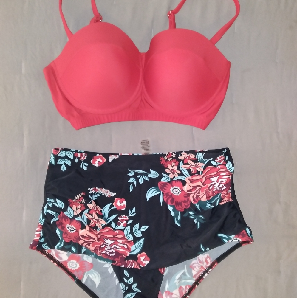 NWOT high-waisted bikini M